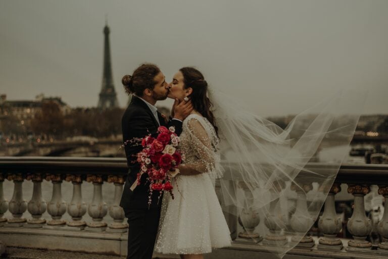 Best Short Wedding Dresses for Elopements & Micro-Weddings (2025 Edition)